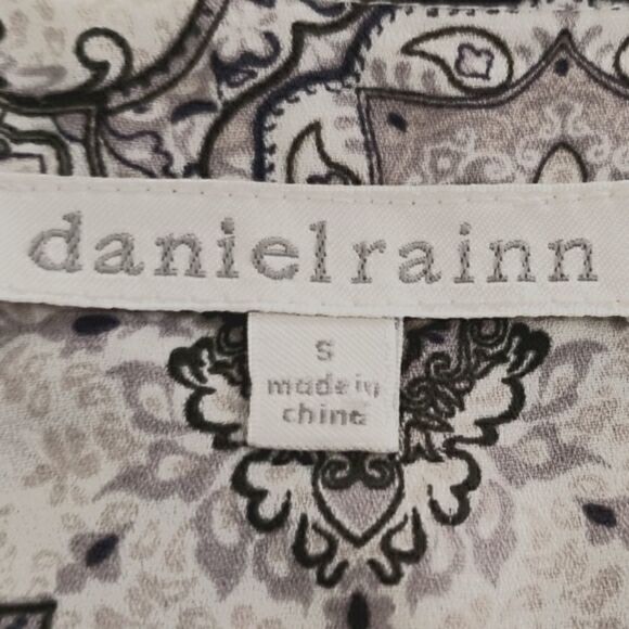 Daniel Rainn Toupe Patterned Split Neck Button Down 3/4 Sleeve Blouse Size S - Picture 4 of 6